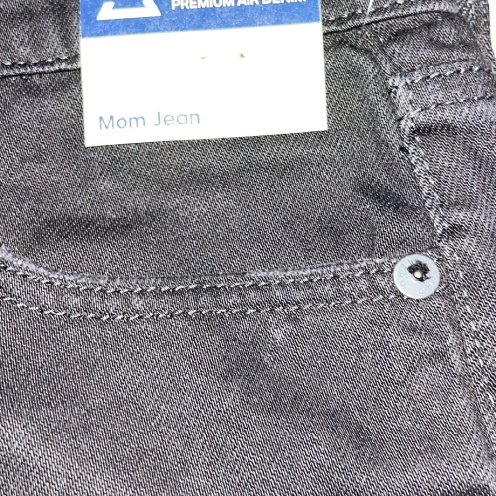 Black Distressed Women's Jeans - Picture 5 of 7